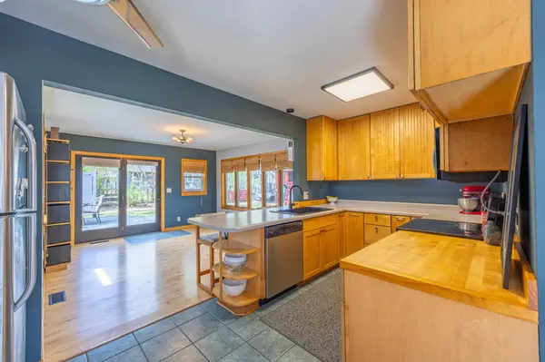 3681 Kenny LN, White Bear Lake, MN 55110