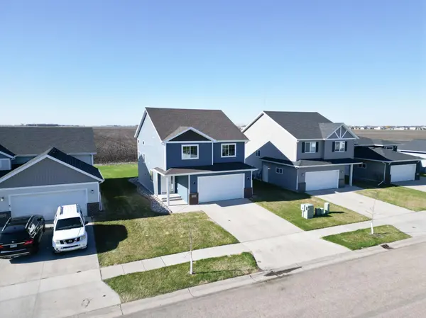 1221 46TH AVE S, Moorhead, MN 56560