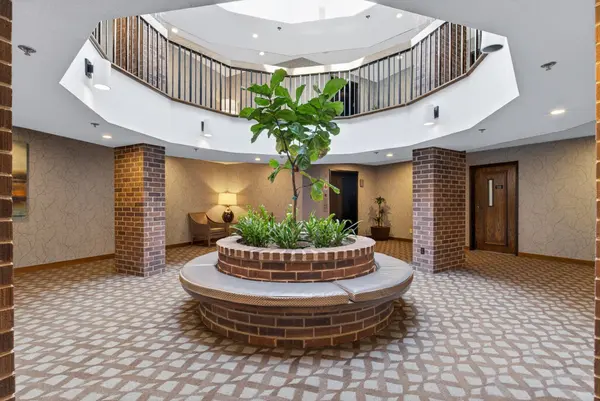 5601 Dewey Hill RD #119, Edina, MN 55439