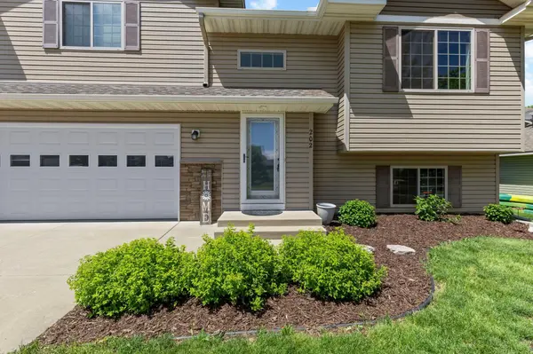 202 Summerfield LN, Waverly, MN 55390