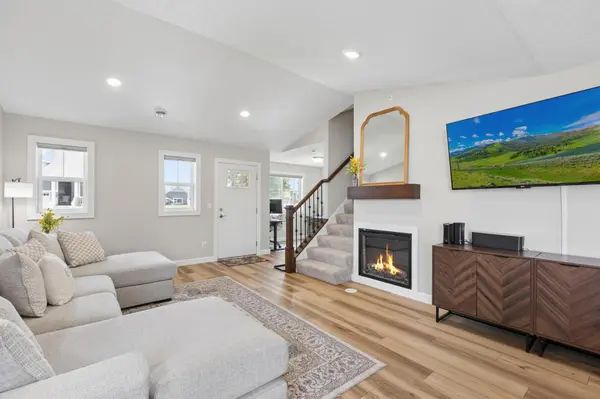 6986 Lancaster WAY NE, Albertville, MN 55301