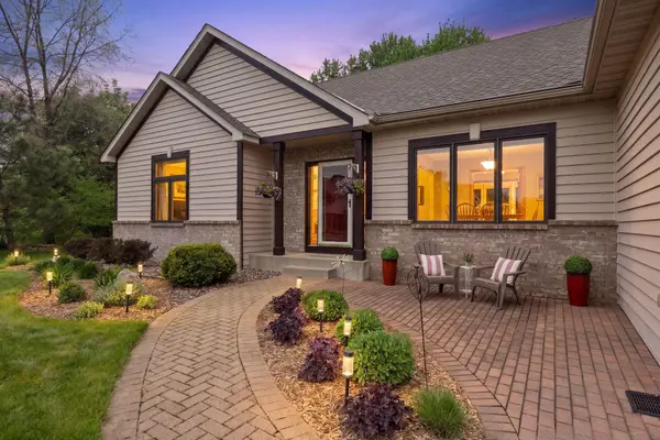 10947 Alexandra CT, Inver Grove Heights, MN 55077