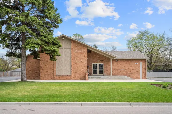 6206 Lilac DR N, Brooklyn Center, MN 55430