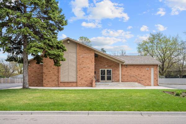 6206 Lilac DR N, Brooklyn Center, MN 55430
