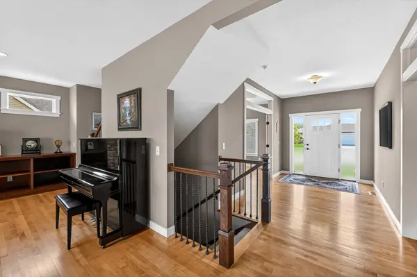 2074 Shannon Oaks BLVD NE, Rochester, MN 55906