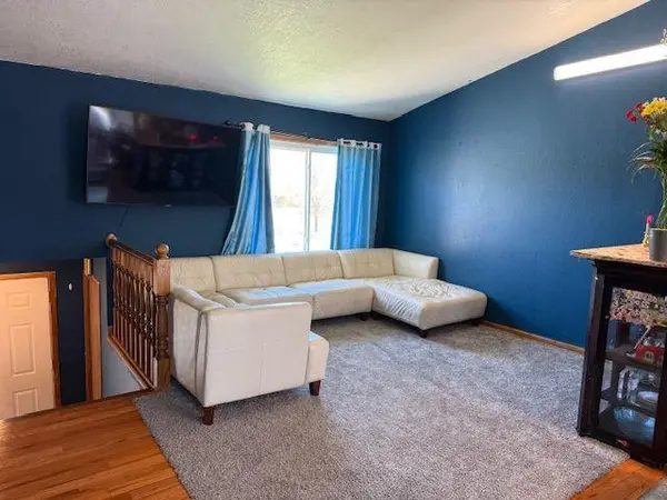 9207 Brunswick AVE N, Brooklyn Park, MN 55443