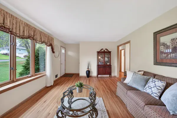 1845 City Heights Drive, Maplewood, MN 55117