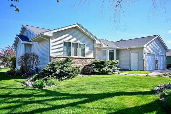 130 Benson DR, Lewiston, MN 55952