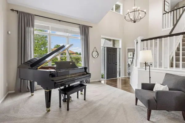 7638 Ridgeview WAY, Chanhassen, MN 55317
