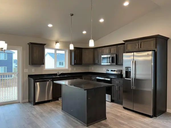 3643 19th ST S, Moorhead, MN 56560