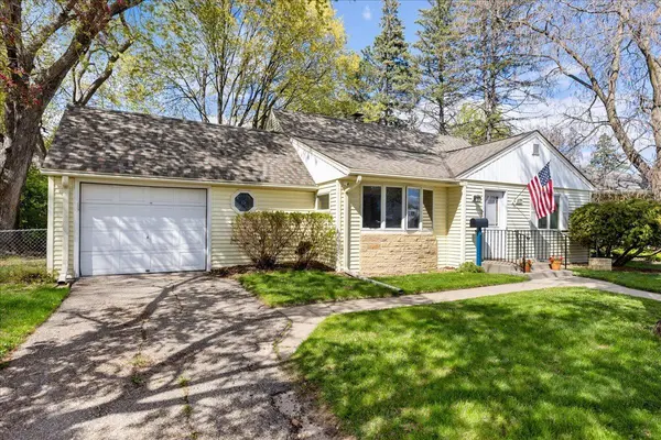 2099 Lacrosse AVE, Saint Paul, MN 55119