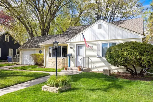 2099 Lacrosse AVE, Saint Paul, MN 55119