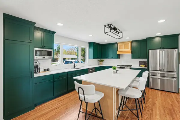 2409 Gilbert LN, South Saint Paul, MN 55075