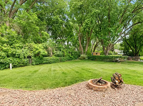 1953 Lakeaires BLVD, White Bear Lake, MN 55110