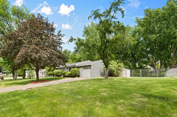 1953 Lakeaires BLVD, White Bear Lake, MN 55110
