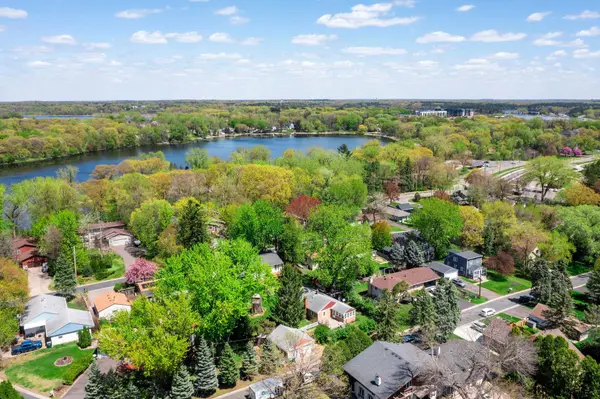 435 Walnut LN, Shoreview, MN 55126