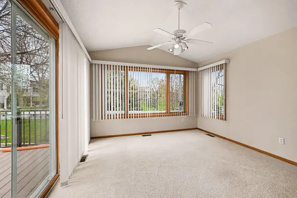8819 Stonebrooke CT, Woodbury, MN 55125