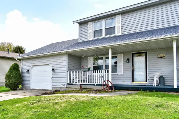 211 Sunset AVE NW,  Altura,  MN 55910