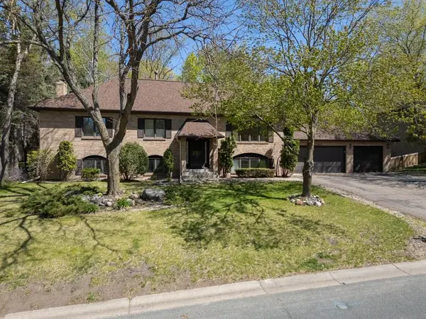 1523 Wellington WAY, Eagan, MN 55122