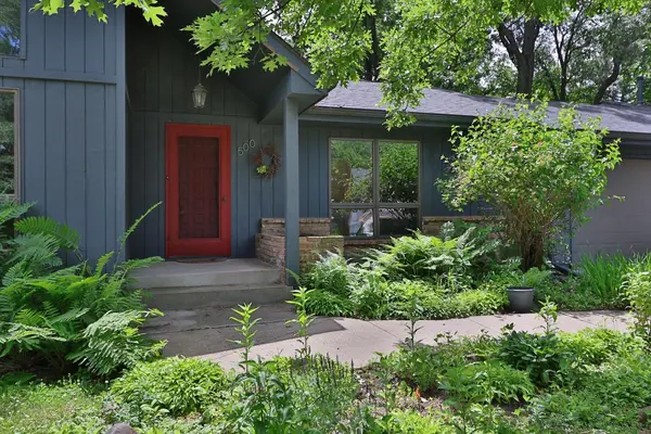 500 Robert CT, Mahtomedi, MN 55115