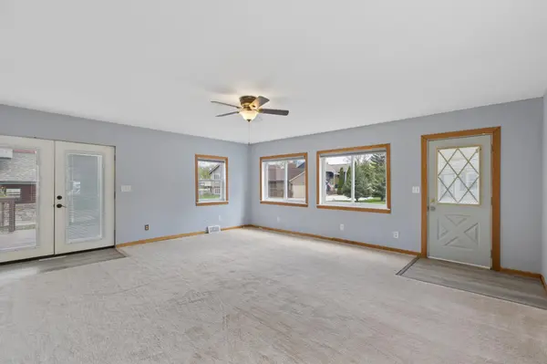 1669 Bluebird LN, Mound, MN 55364