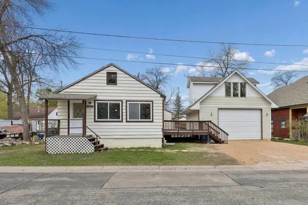 1669 Bluebird LN, Mound, MN 55364