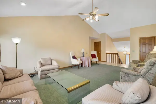 18603 Kristie LN, Eden Prairie, MN 55346