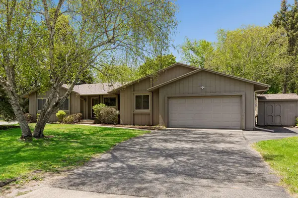13720 Oakland DR, Burnsville, MN 55337