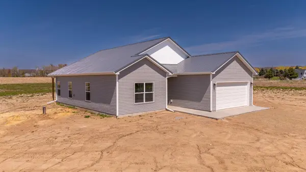 2429 County Line AVE, New Richmond, WI 54017