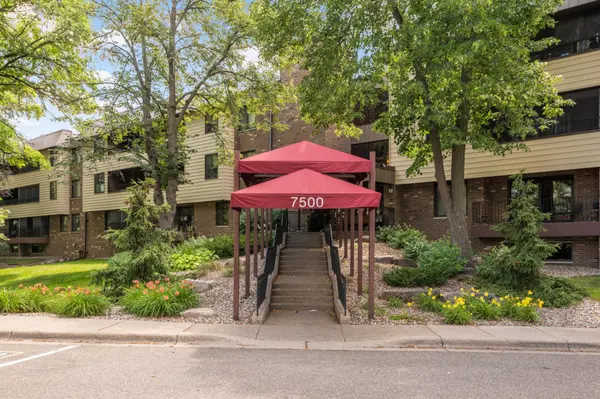 7500 Cahill RD #304C, Edina, MN 55439