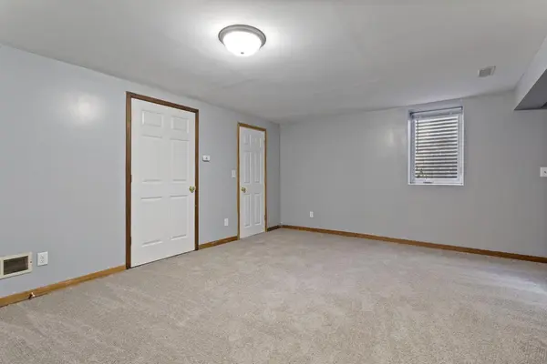 6047 72nd LN N, Brooklyn Park, MN 55429