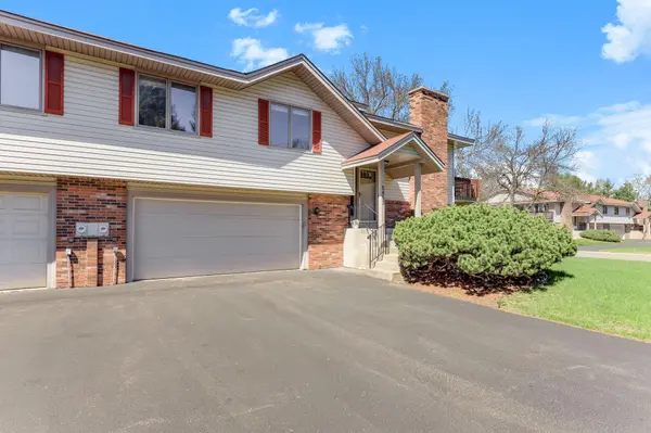 5653 Chatsworth ST N, Shoreview, MN 55126