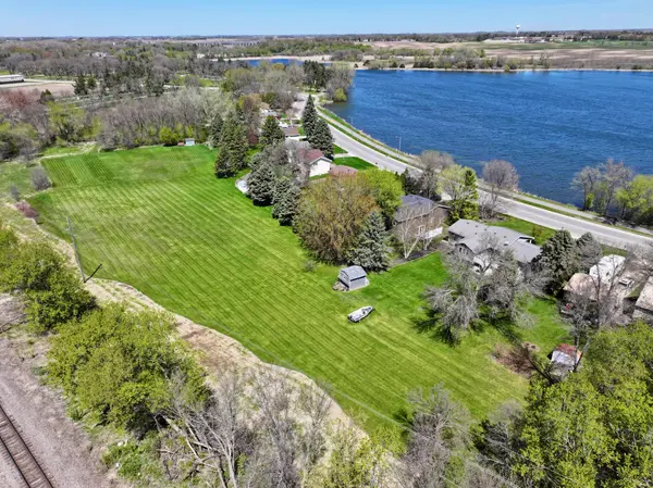 2209 Gorton AVE NW, Willmar, MN 56201