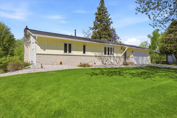 3865 Palisade PT, Eagan, MN 55122