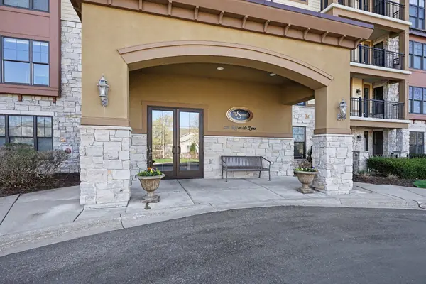 1320 Riverside LN #202, Mendota Heights, MN 55118