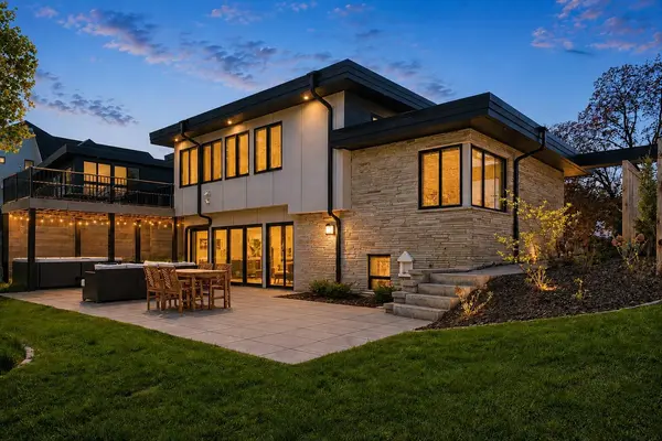 3812 W 57th ST, Edina, MN 55410