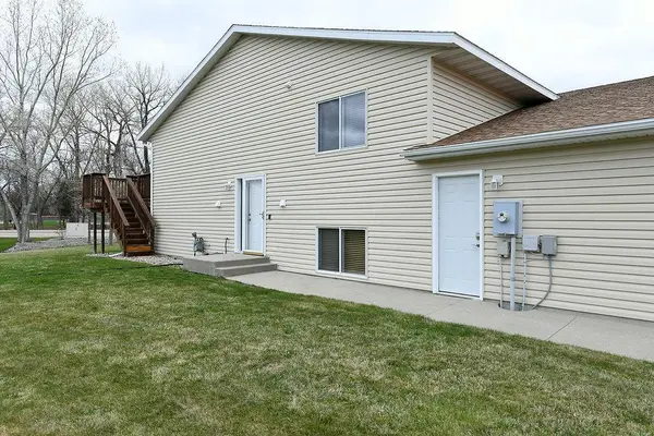 1661 6th ST W, West Fargo, ND 58078