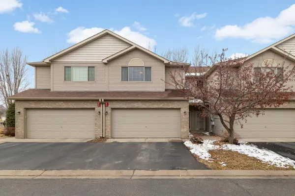 125 Stallion LN, Lino Lakes, MN 55014