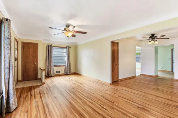 1562 Hoyt AVE E, Saint Paul, MN 55106