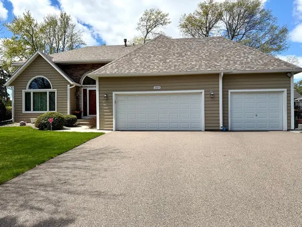 2555 Sylvan ST, Little Canada, MN 55117
