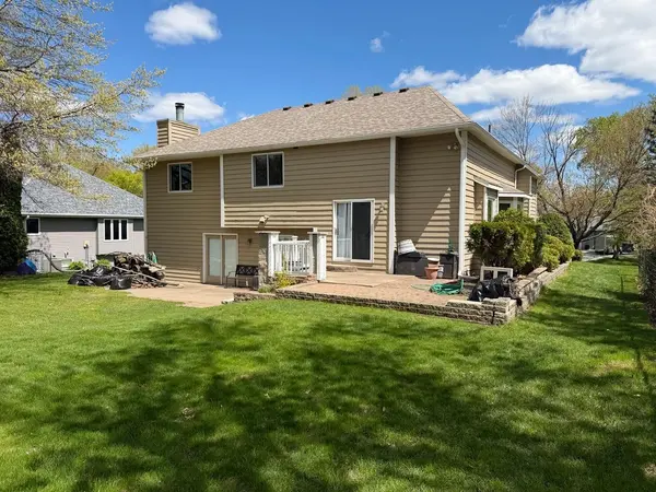 2555 Sylvan ST, Little Canada, MN 55117
