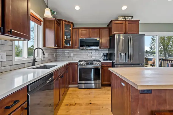 1327 Mallard LN, New Richmond, WI 54017