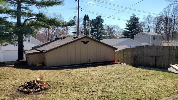 2186 Reaney AVE E, Saint Paul, MN 55119