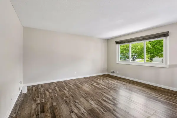 3216 W 85th ST, Bloomington, MN 55431
