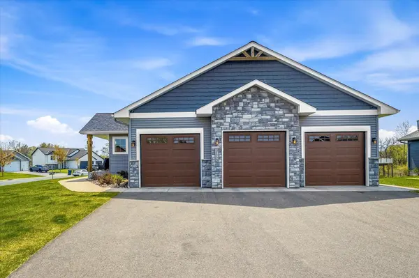 31722 Marshview CT, Lindstrom, MN 55045