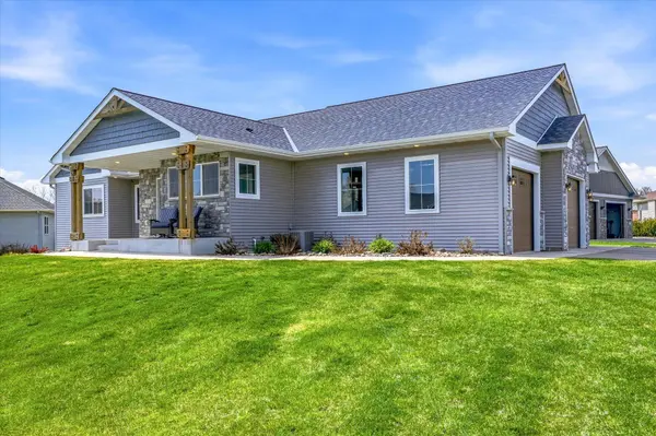 31722 Marshview CT,  Lindstrom,  MN 55045