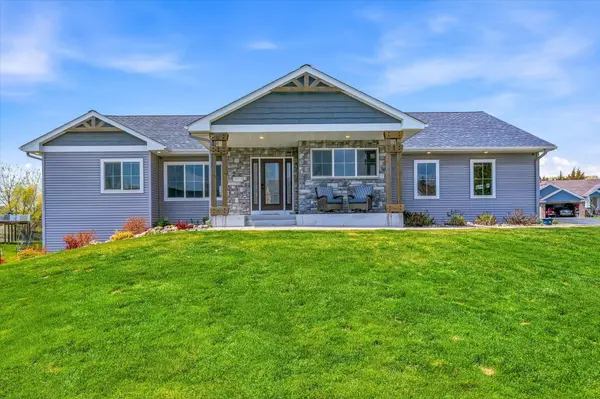 31722 Marshview CT, Lindstrom, MN 55045