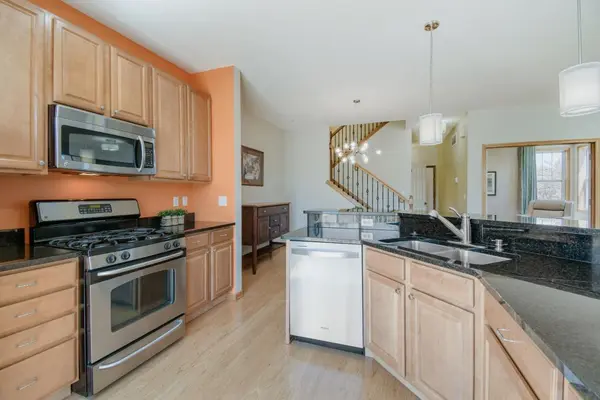 1805 Freedom LN, Chanhassen, MN 55317