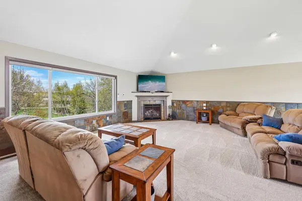 23850 Brendan WAY, Rogers, MN 55374