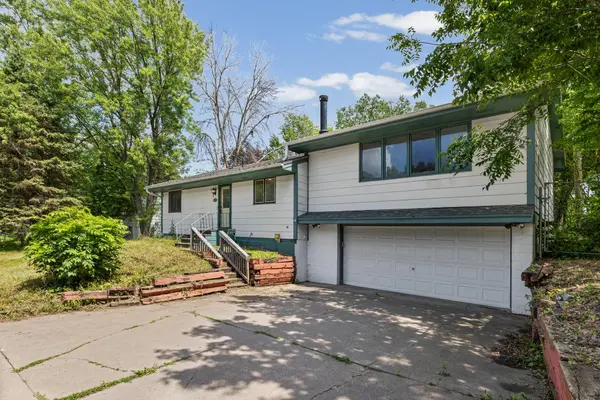 806 Parkway DR, Saint Paul, MN 55106